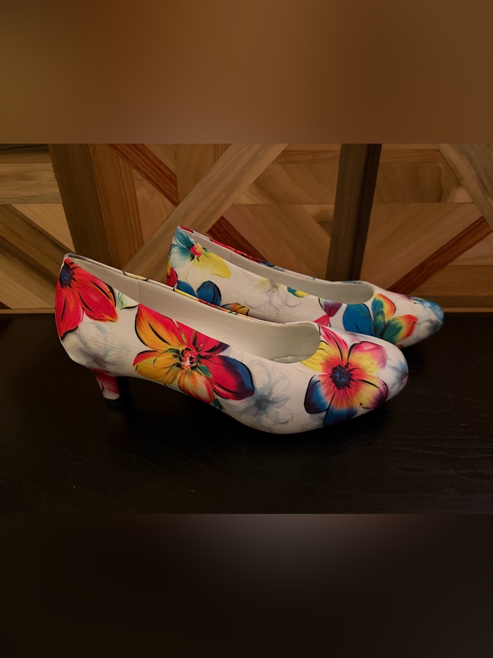 Beacon Angel Flex Floral Multicolor Heels Pumps Unique, size 10 WW